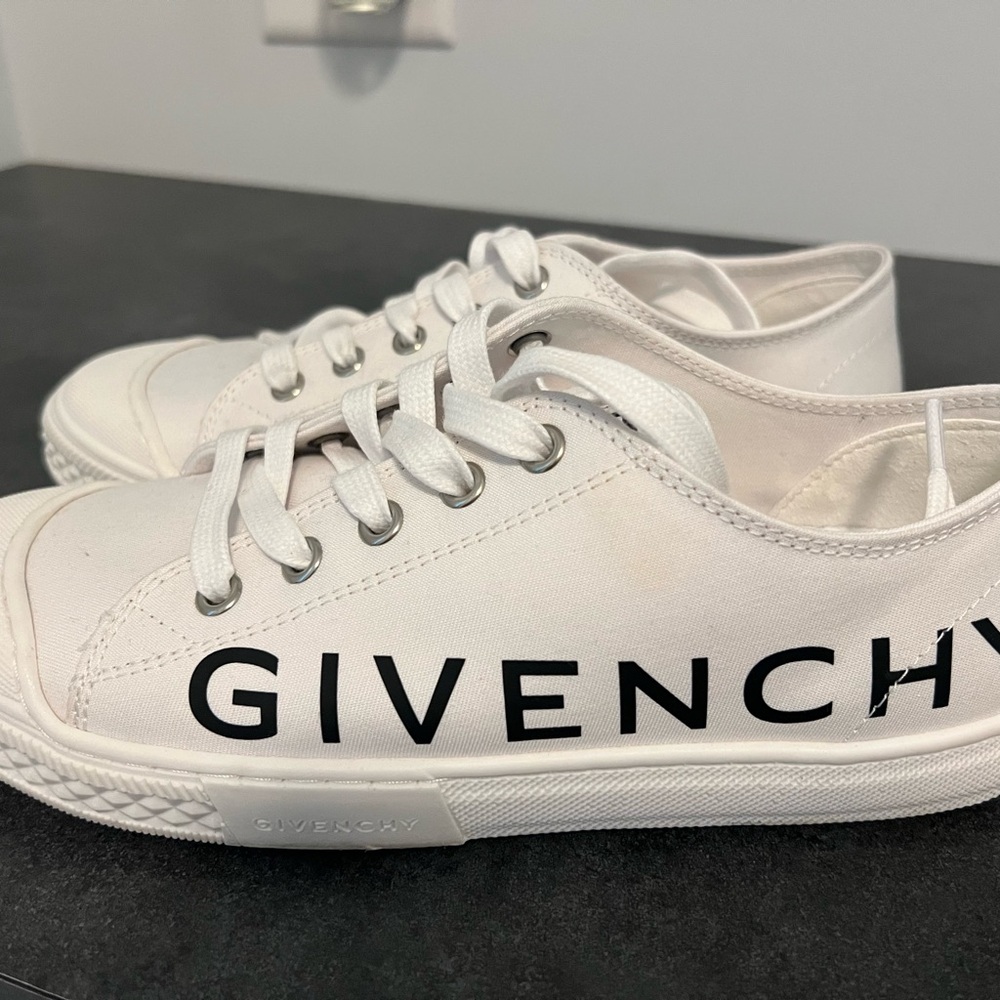 Givenchy white sneakers size 37 (US 6.5) excellent condition! Worn twice.